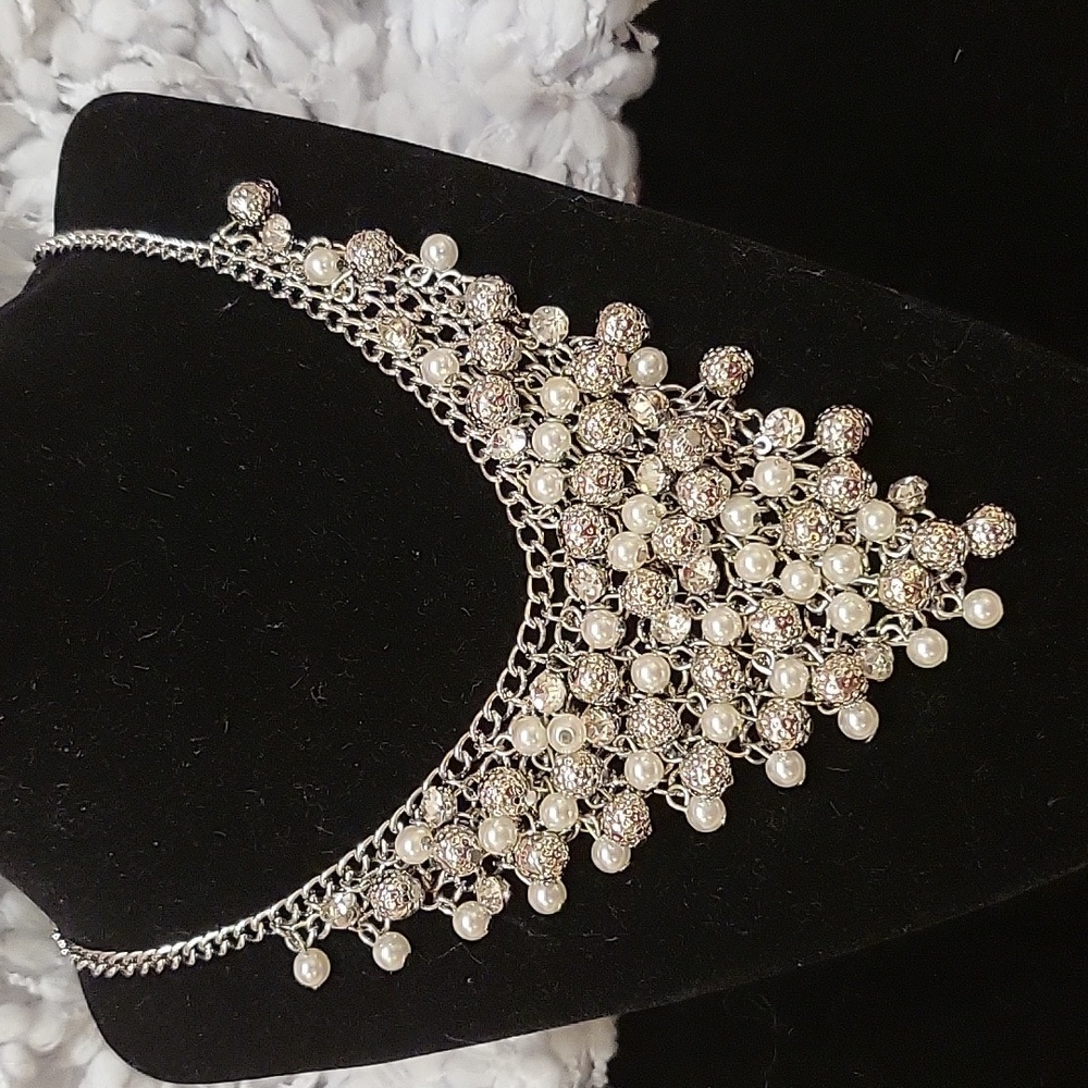 Necklace & Earrings - Picture 8 of 9